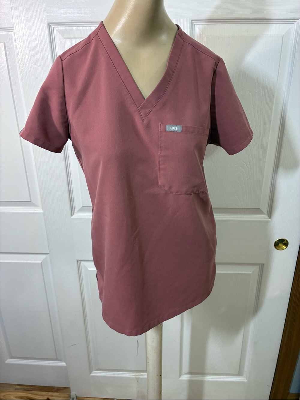 Figs xtra small Mauve Catarina one pocket scrub top
